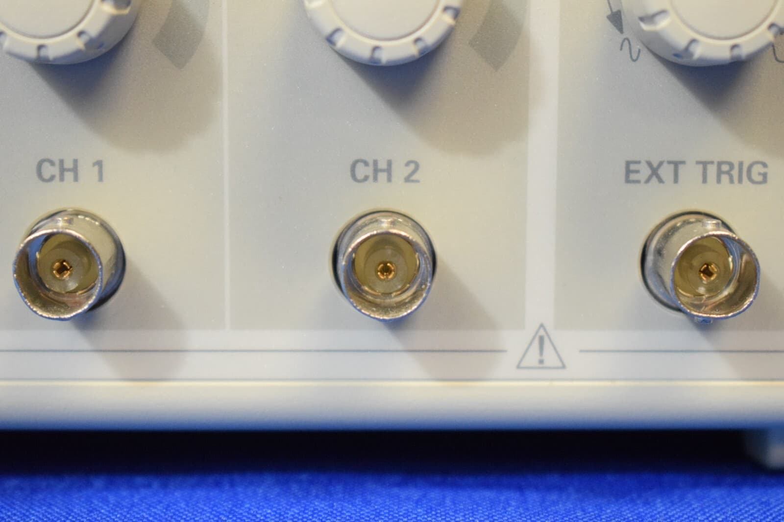Tektronix TDS1002B 60MHz 2 Channel 1 GS/s Oscilloscope (Calibrated) 4
