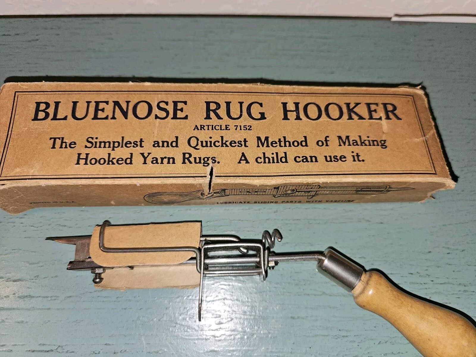 Antique Bluenose Rug Hooker Latch Rug Hooker Tool Pat. 1926 W/Original Box 4