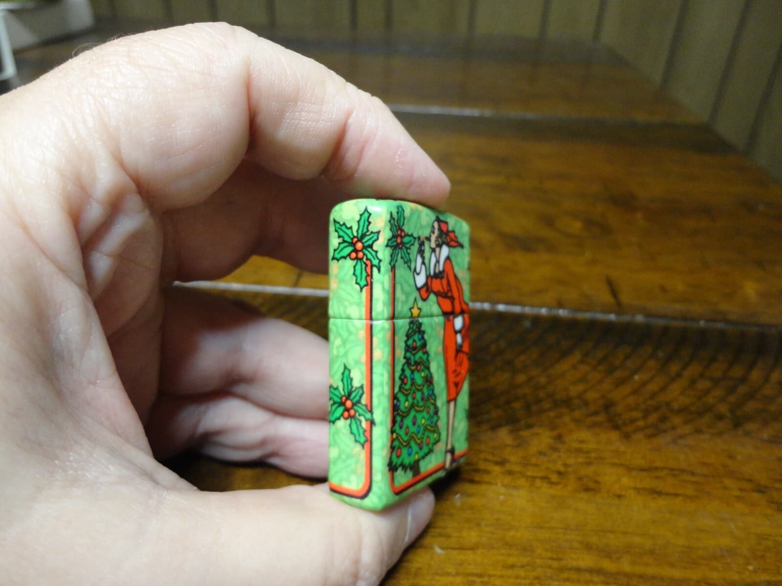 WINDY MERRY CHRISTMAS TREE HOLLY FLAME 540 DESIGN ZIPPO LIGHTER MINT IN BOX 2023 4