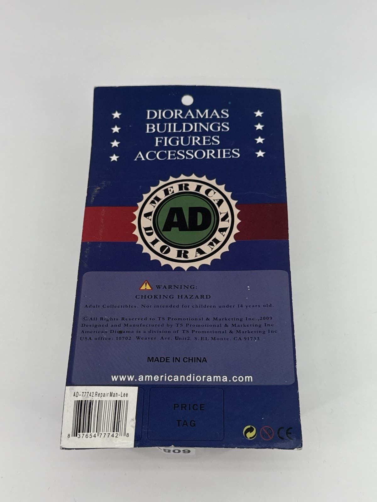 American Diorama 1:24 Scale Man Mechanic Kneeling 6