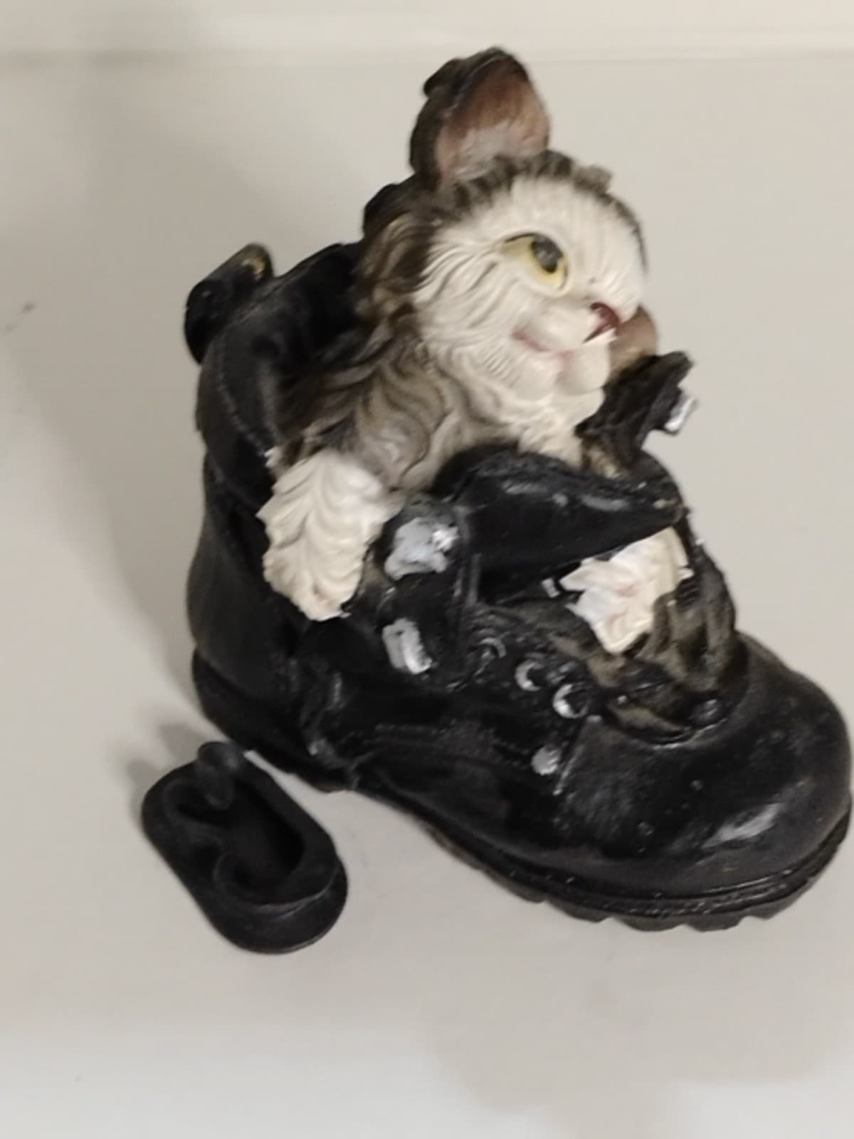 Cat In A Boot Bank don't Know What It Made Of. Put Ceramic.