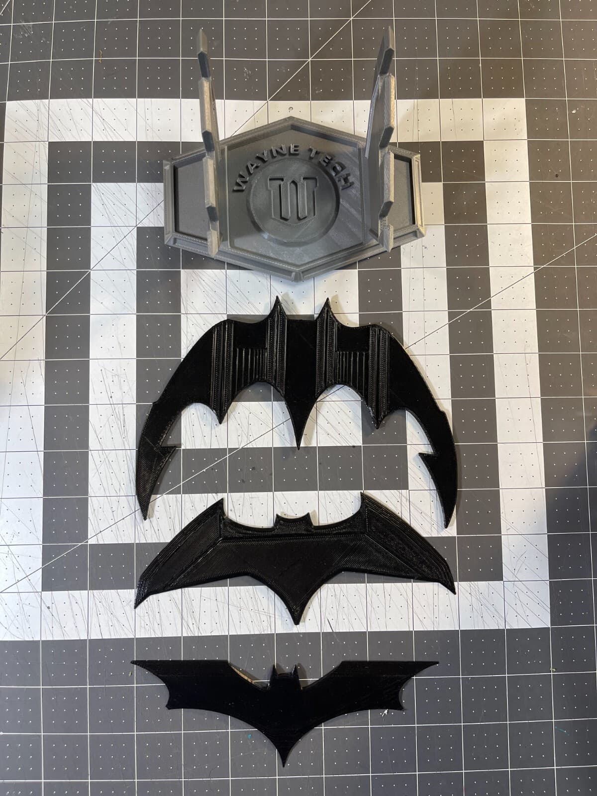 3D Printed 3-Pack Batarangs with Stand - Batman (Batfleck, Keaton, Bale) 2
