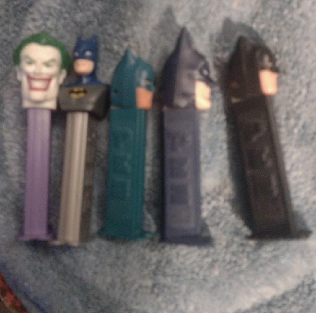 4 Batman Pez Dispensers 3 are 1985 +1/1995 & a Joker 95, VTG DC Comics 2