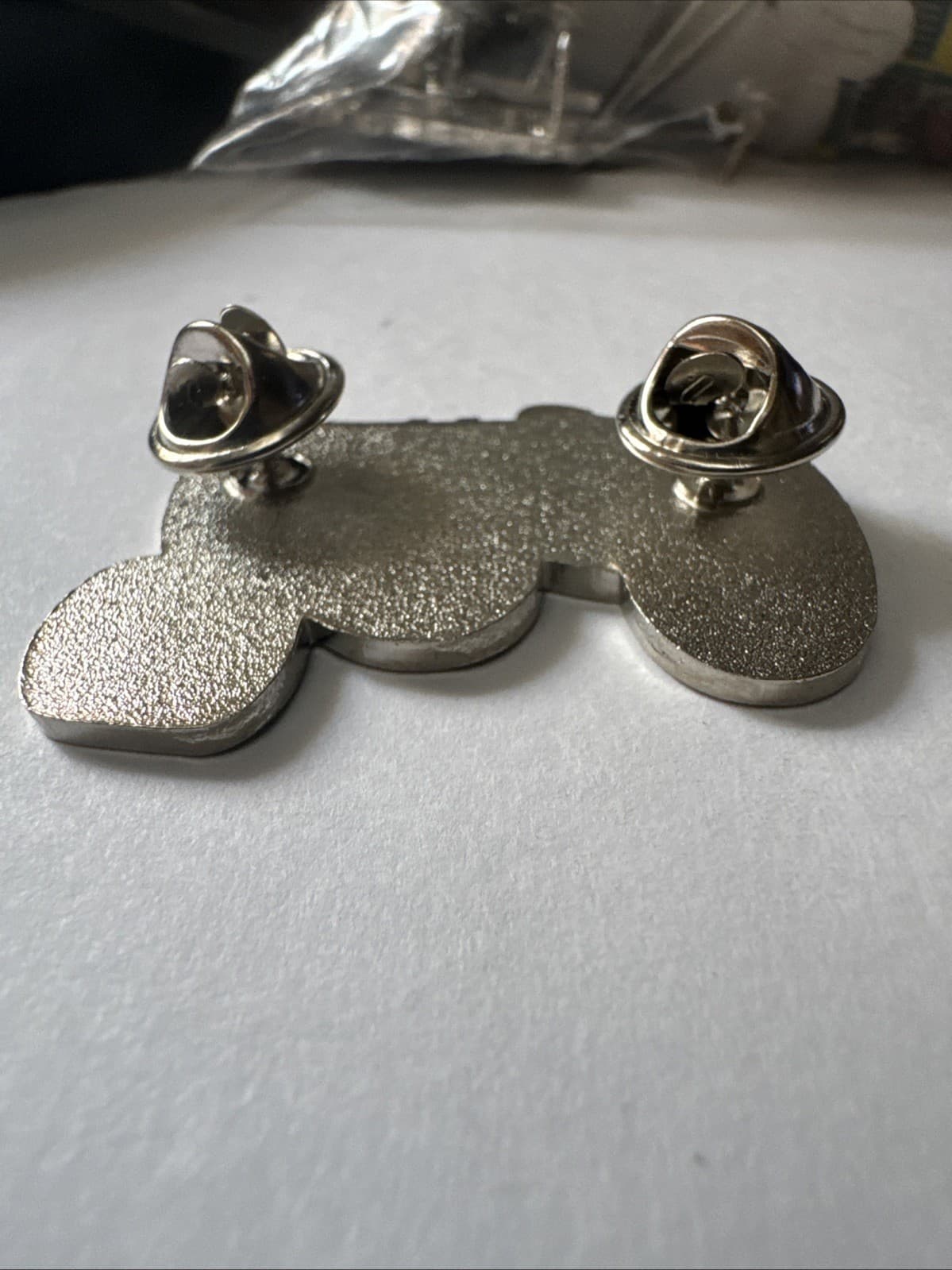 Oliver 77 Farm Tractor Hat Lapel Pin Great  Color Collectible Fast Free Shipping 6