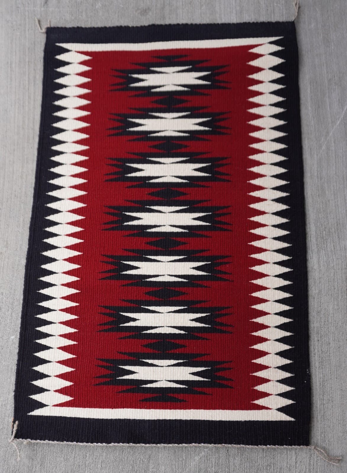 American Navajo Hand Woven Wool South West Vintage Rug 1'7" x 2'7"  Excellent 5