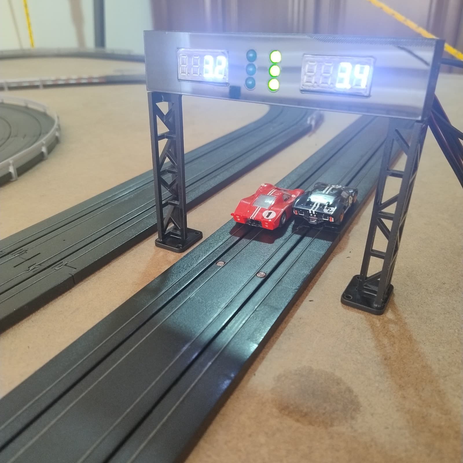 Slot Car Drag Racing System. (Sportsman's Tree) All Scale Compatible. 5