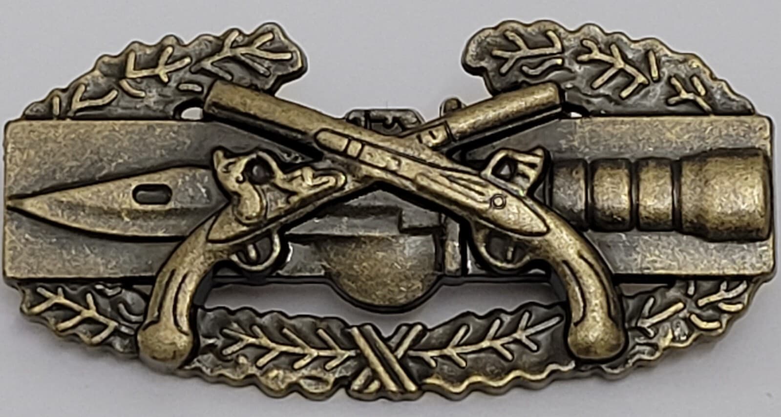 Military Police Combat Action Badge US Army MP CAB Pistols Insignia Antique Pin 2