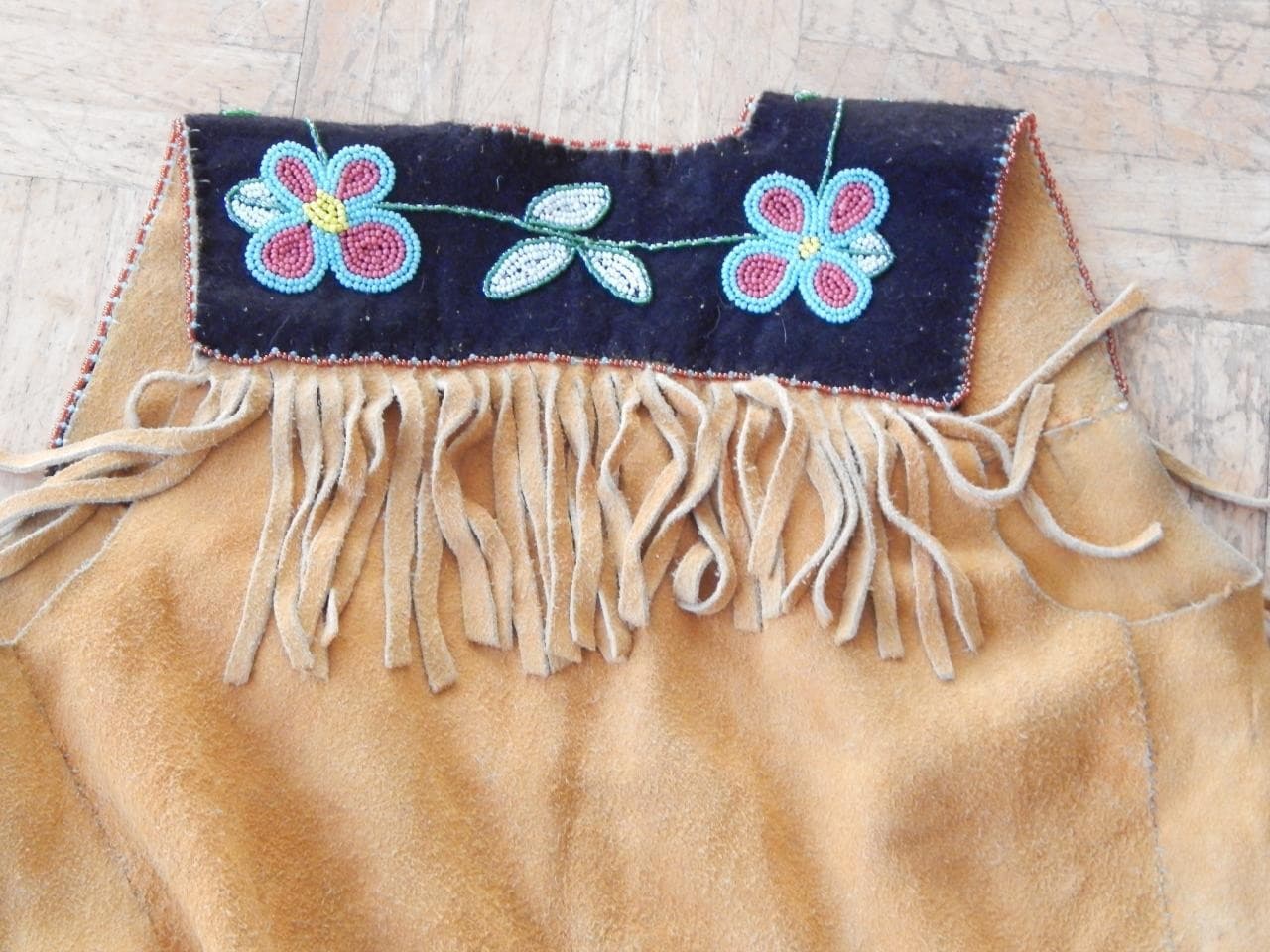 VINTAGE CREE BEADED INDIAN BRAIN TANNED MOOSE HIDE VEST - CLEAN AND NICE ! 5