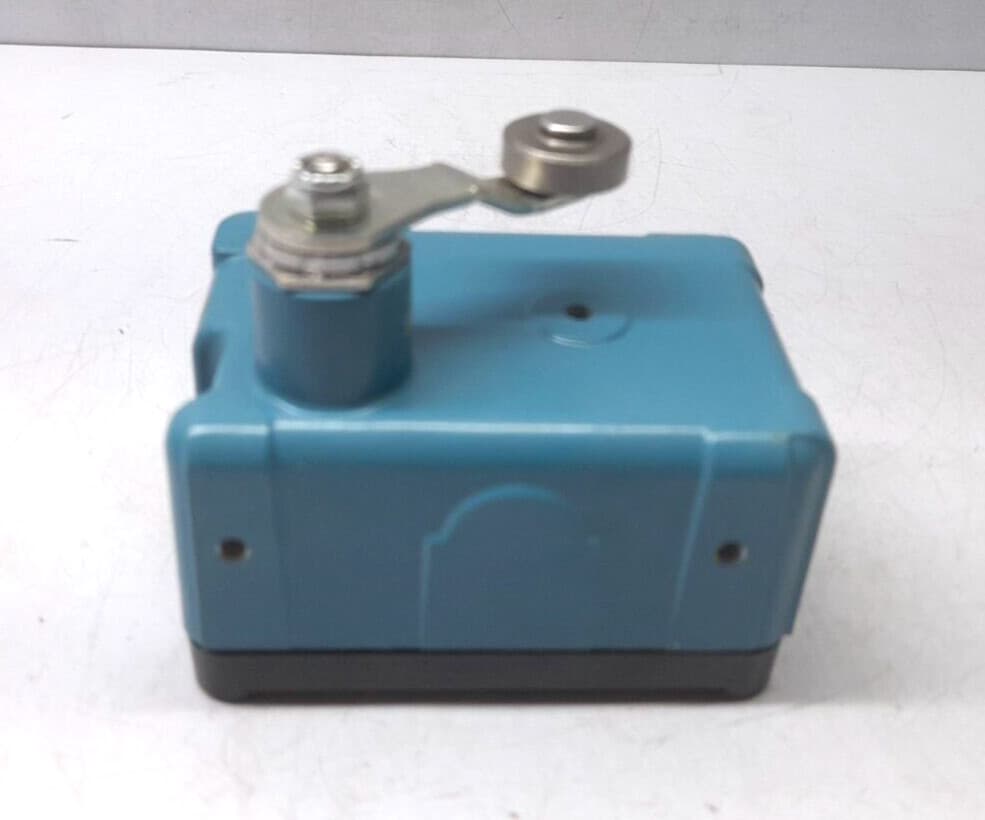 Honeywell OPD-AR 1640 Micro Switch Roller Lever OPDAR Enclosed Limit Switch 2