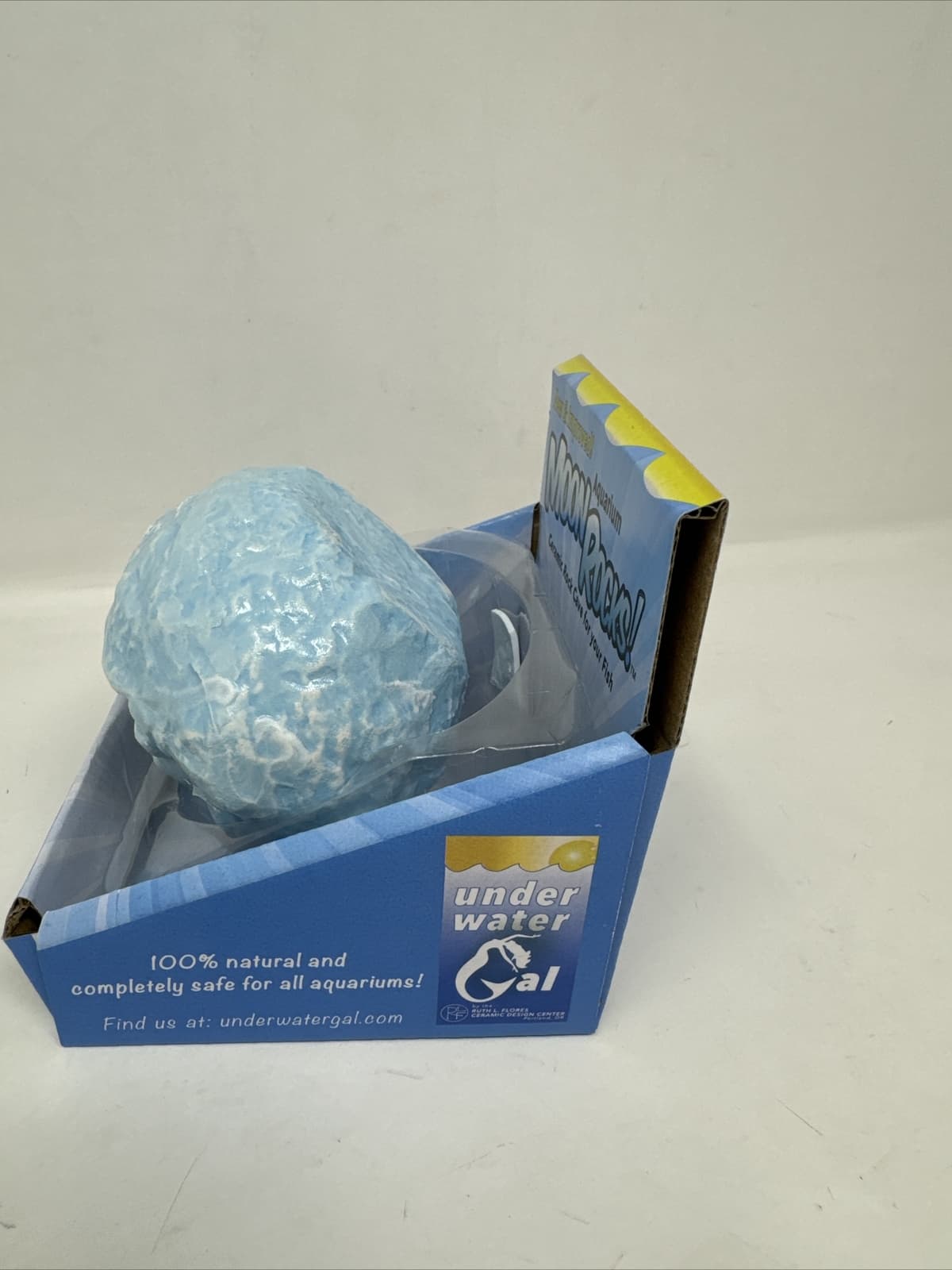 Aquarium Rock Cave Moon Rock Glow-in-the-Dark Ceramic Fish Cave Blue White NEW 4