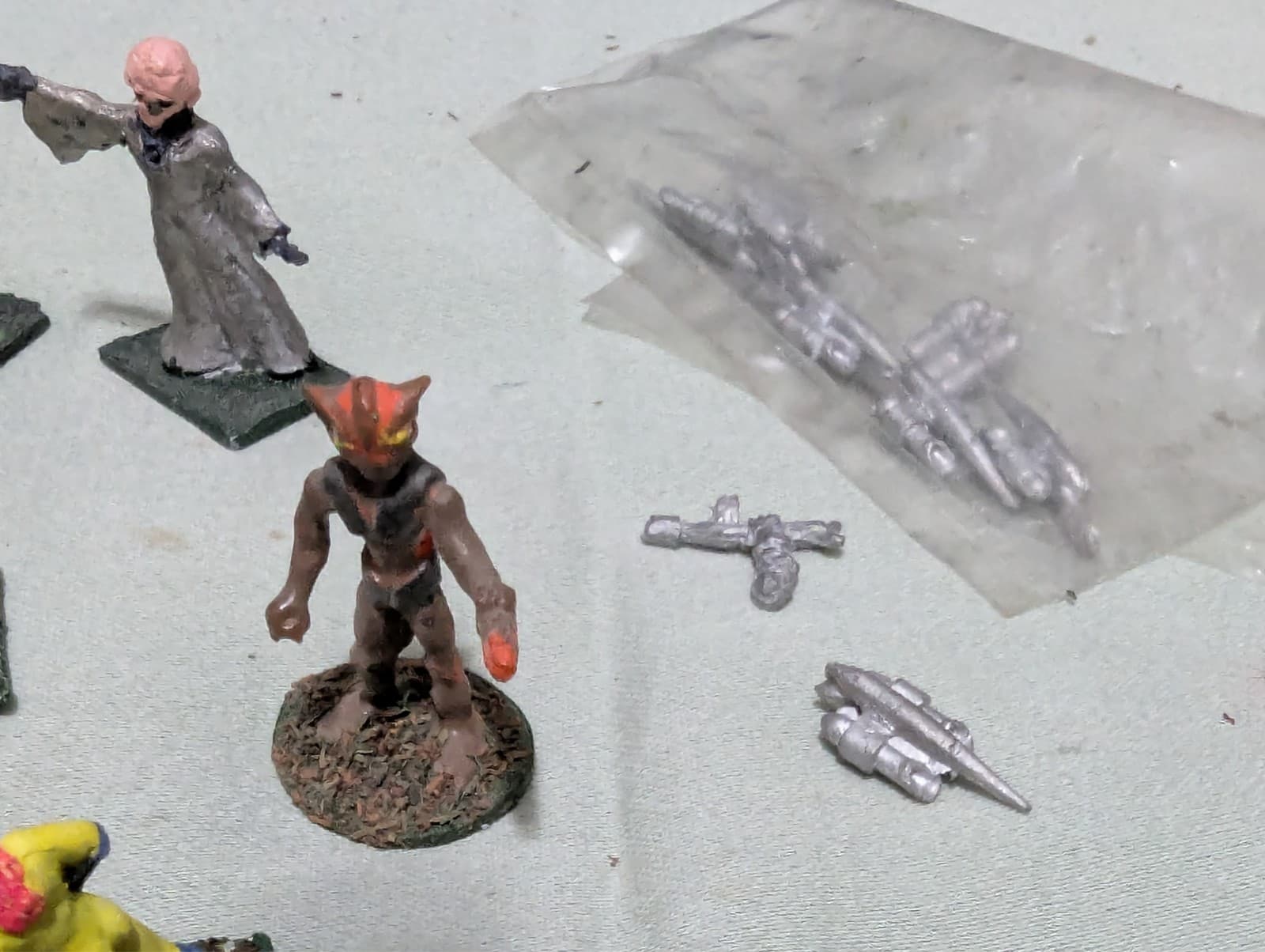 Vintage  space robots & aliens, spaceman ,Hand-Painted Lead,wargaming, Lot#2 6