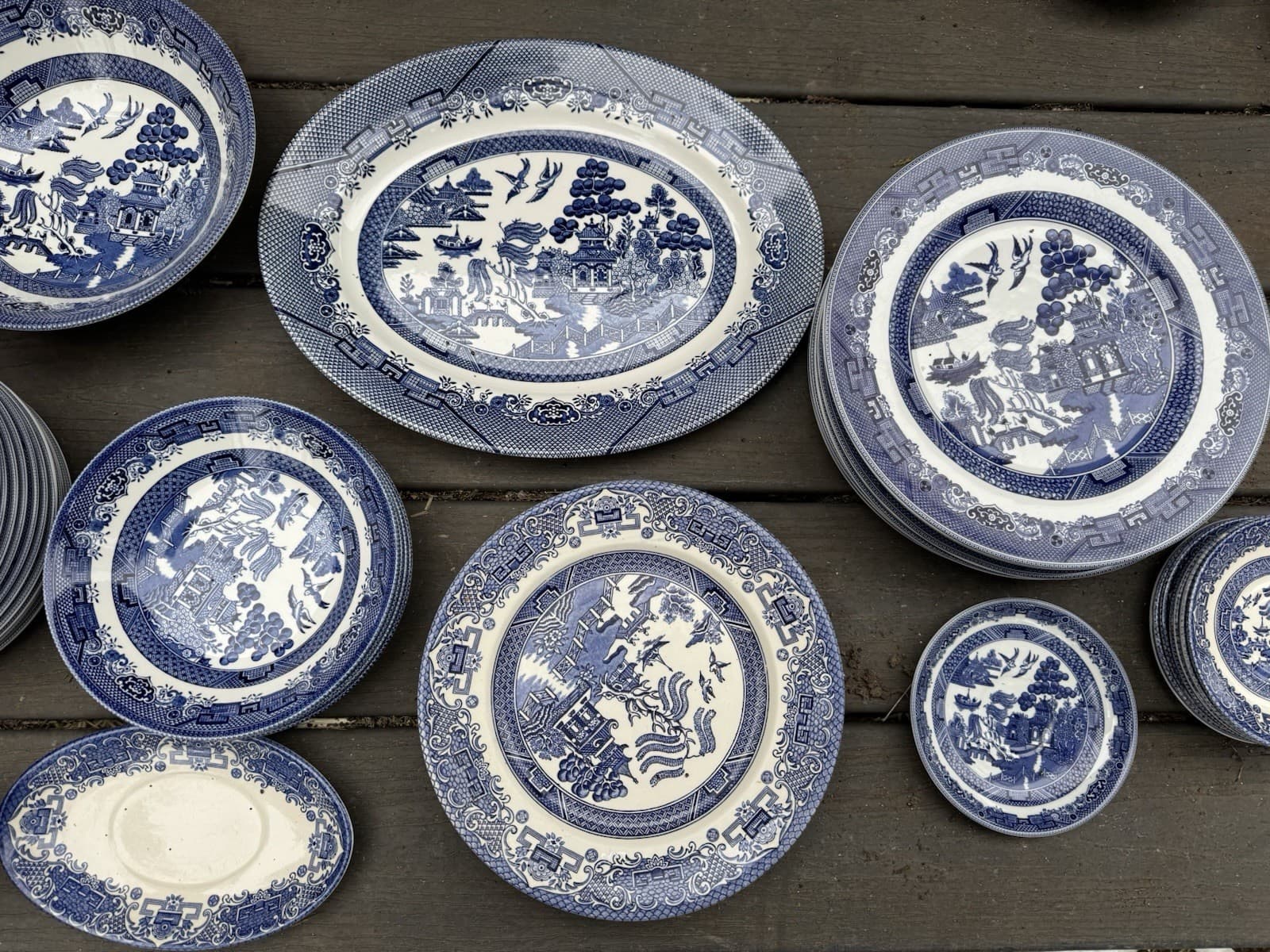 Vintage Blue Willow Dinnerware Set Huge Lot About 55lbs 3