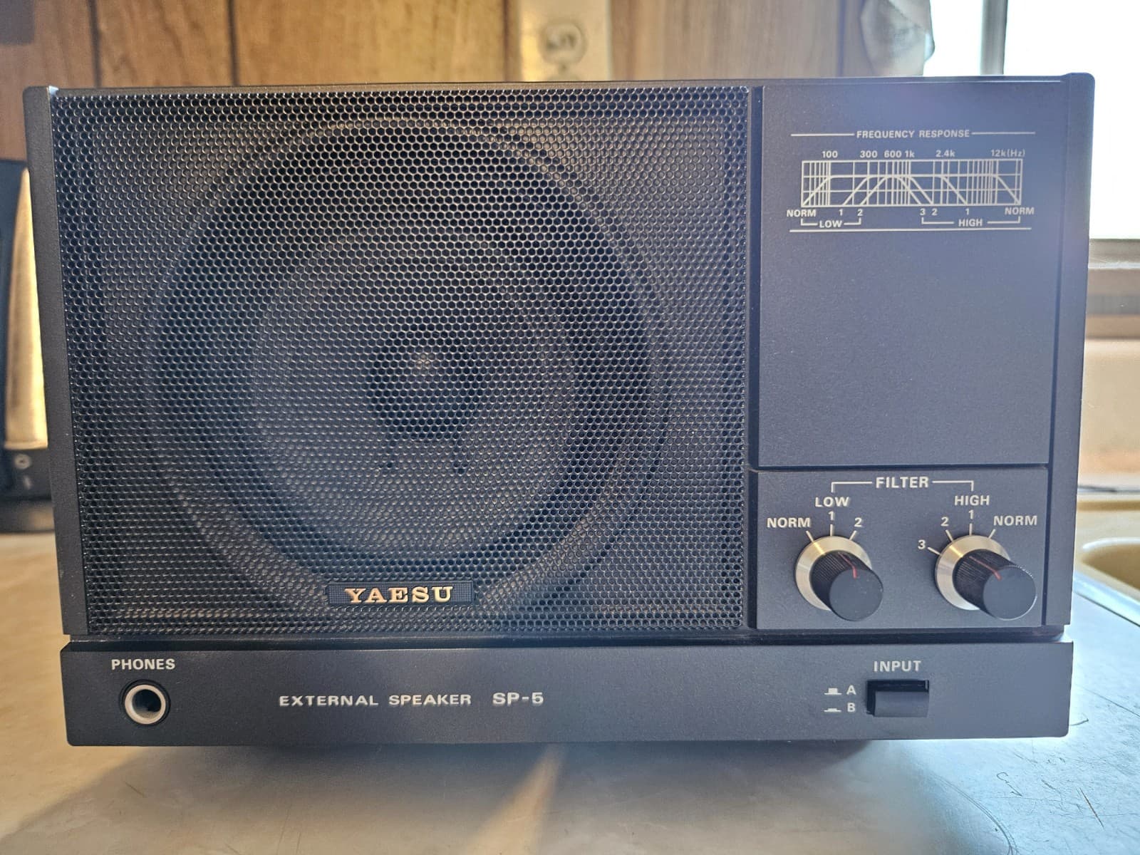 Yaesu SP-5 External Ham Radio Desktop Speaker (very nice condition)