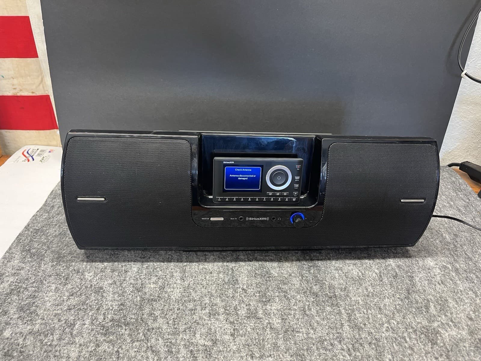 SiriusXM SXSD2 Portable Speaker Dock Audio System No Antenna Or Remote - Tested