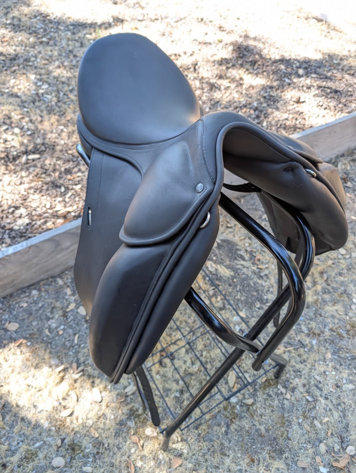 LUC CHILDERIC     DAC Dressage Saddle 17.5 4