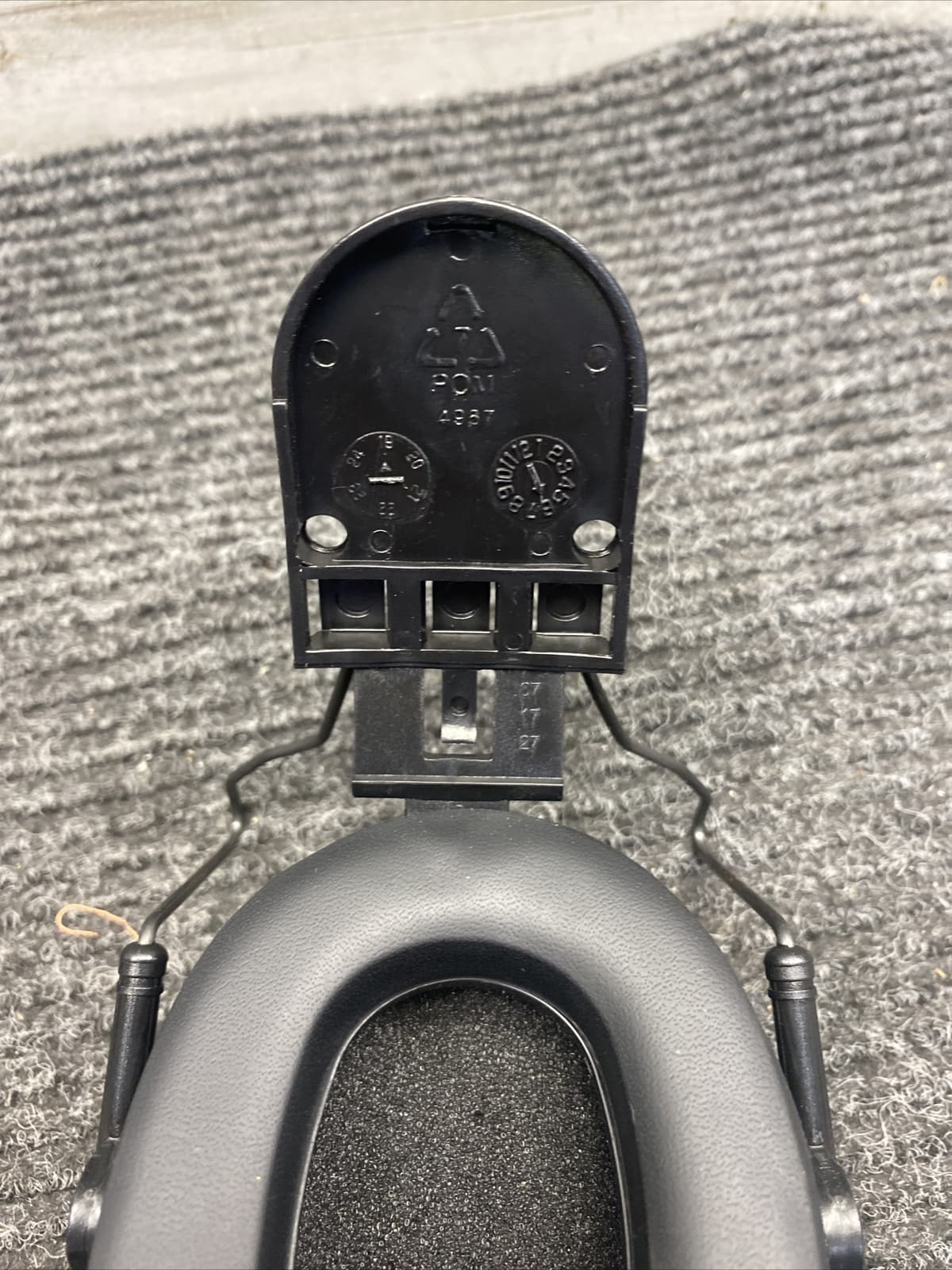 Pyramex Black Dielectric Hard Hat Cap Mounted Earmuffs, CMFB6010, NRR 23dB, New 5