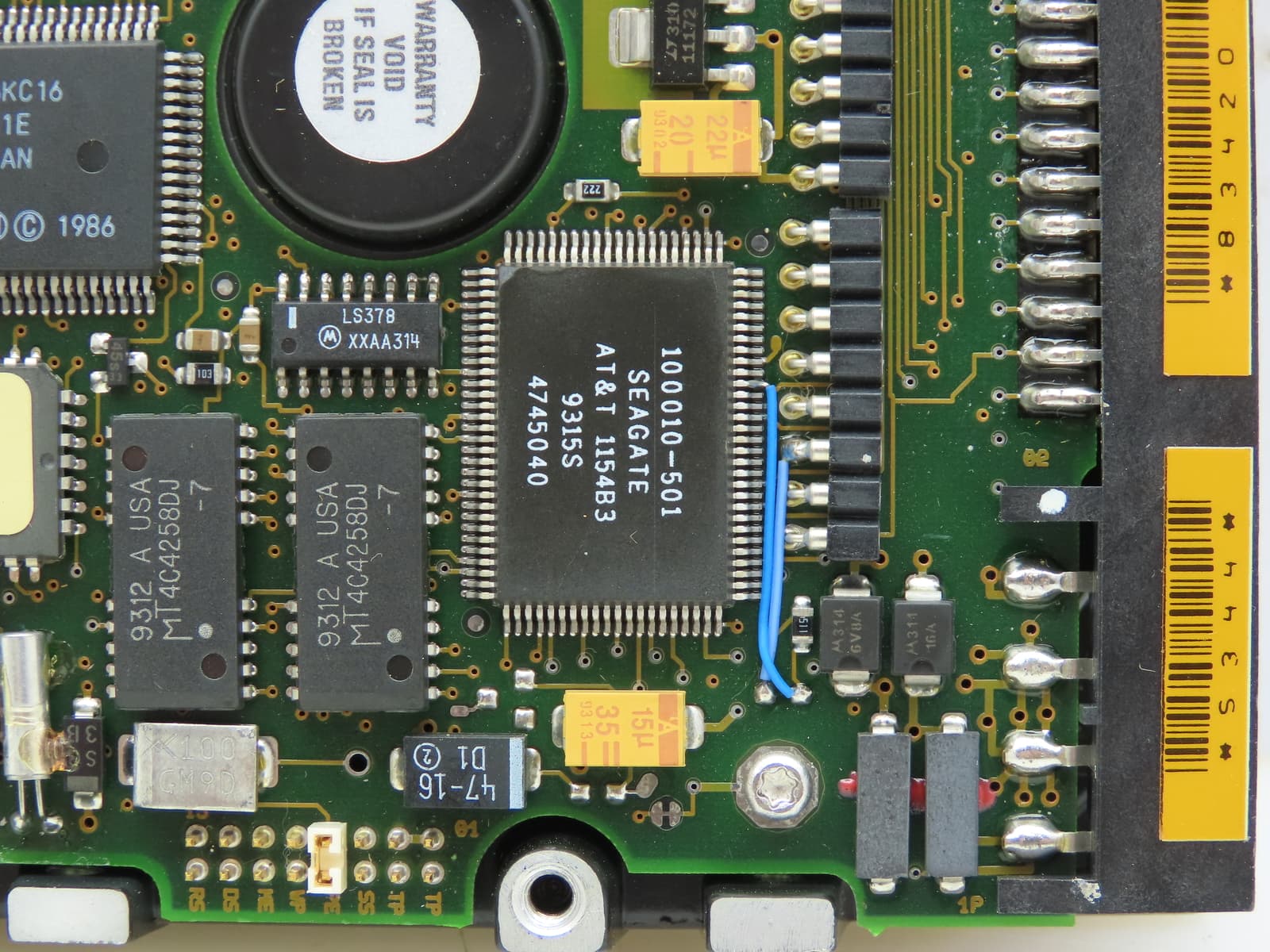 Honeywell ST3600N Seagate Redundant Drive Controller Board SCSI Hard Drive Servo 6