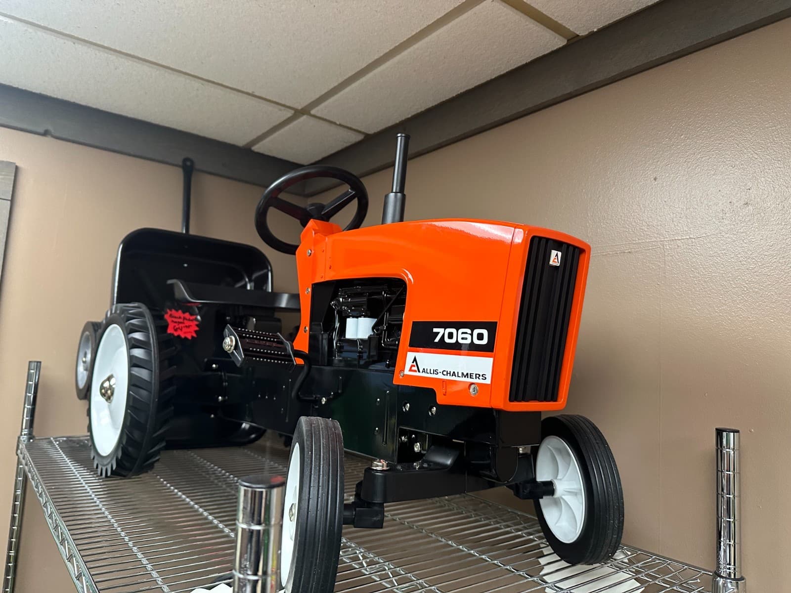 ERTL Allis Chalmers 7060 Wide Front 2WD Pedal Tractor 16513 2