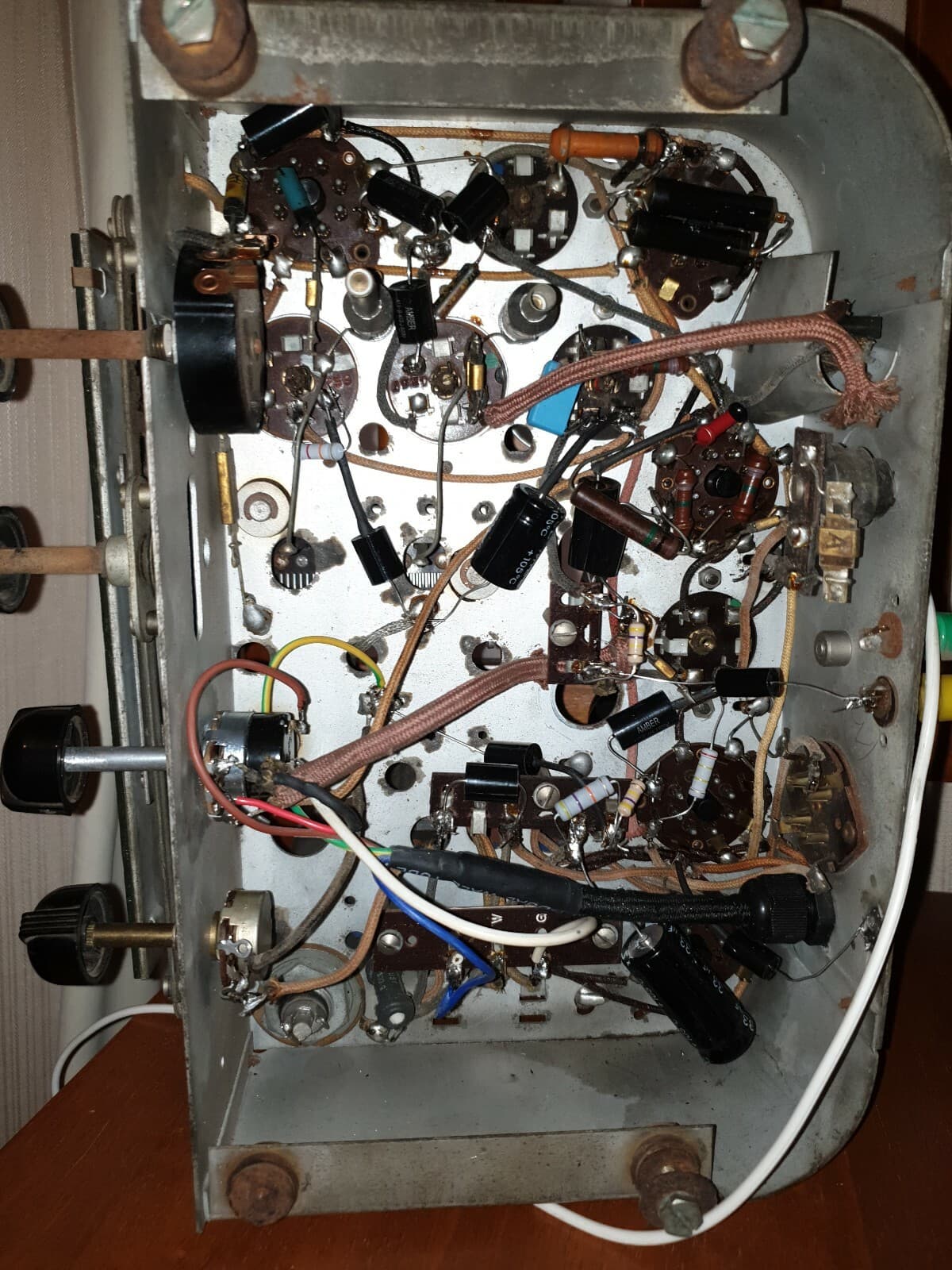 Vintage Radio Black capacitor kit .630 volt 2% tolerance valve radio.LARGER KIT 6