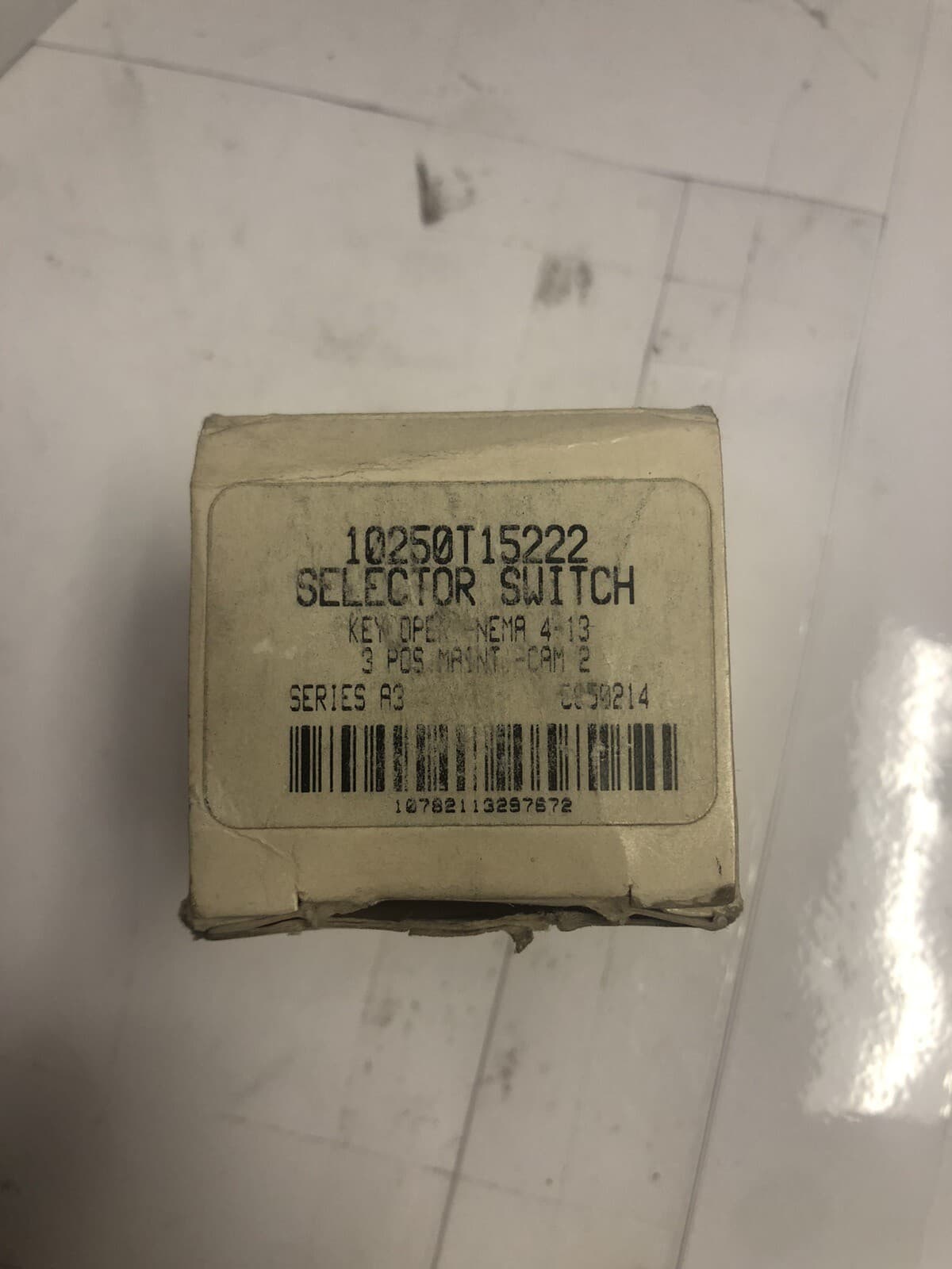 NEW CUTLER HAMMER/ 10250T15222 SELECTOR KEY SWITCH 3 POSITION SERIES A3 3