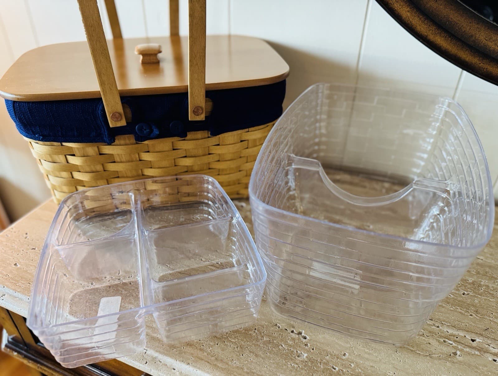 Longaberger Medium Market Basket  Cloth Liner, 2 Hard Plastic Inserts, Wood Lid 2