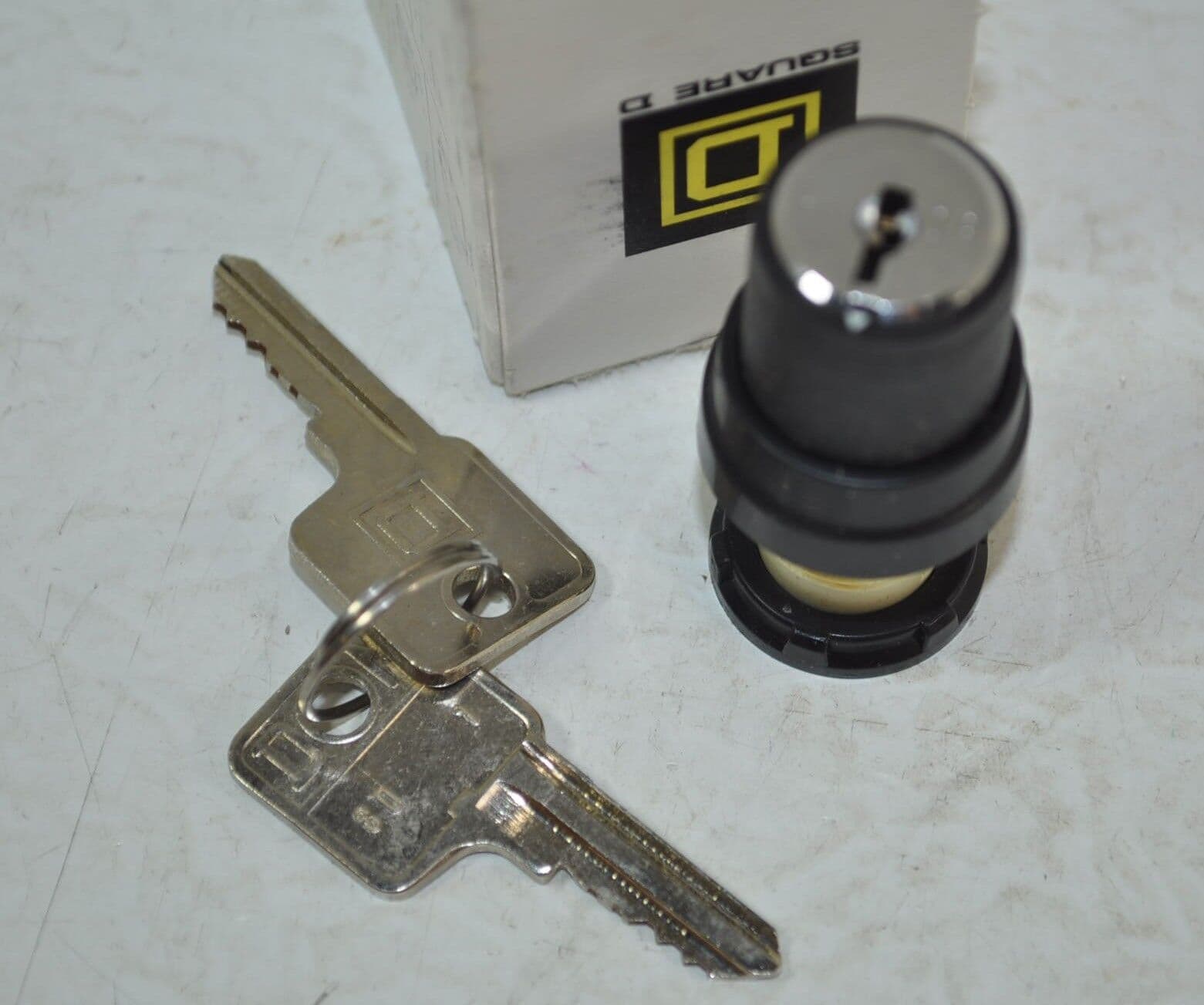 Square D Rotary Key Switch Model# D8L80 2