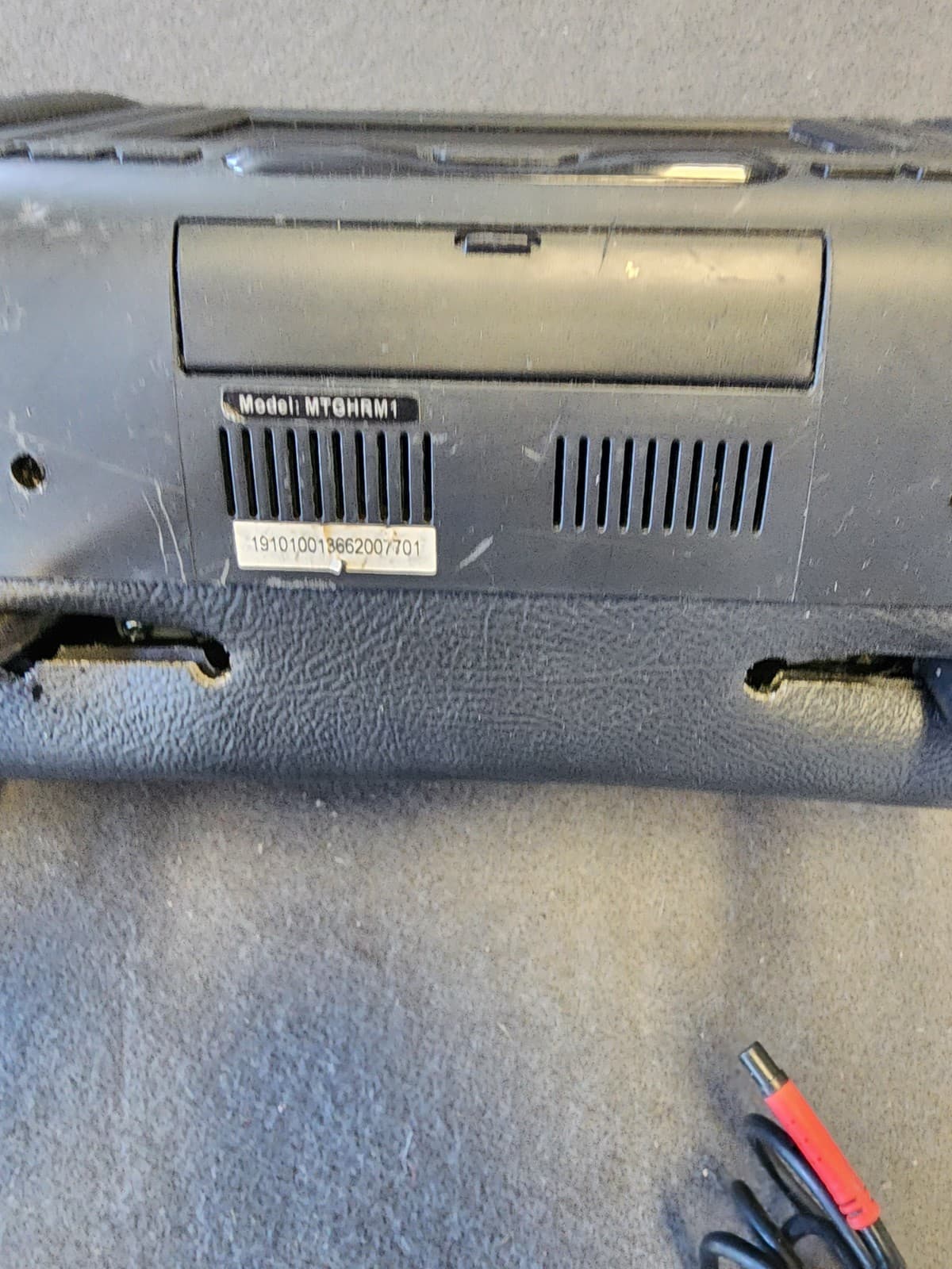 Movies to Go 7" Headrest Monitor (set of 2) no cables 5