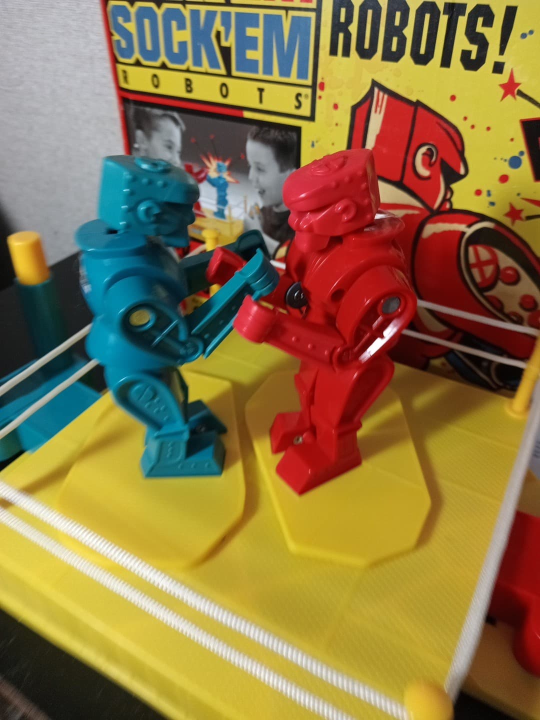 Mattel 2012 ROCK'EM SOCK'EM ROBOTS The Original Fighting Robots - New Unused  2