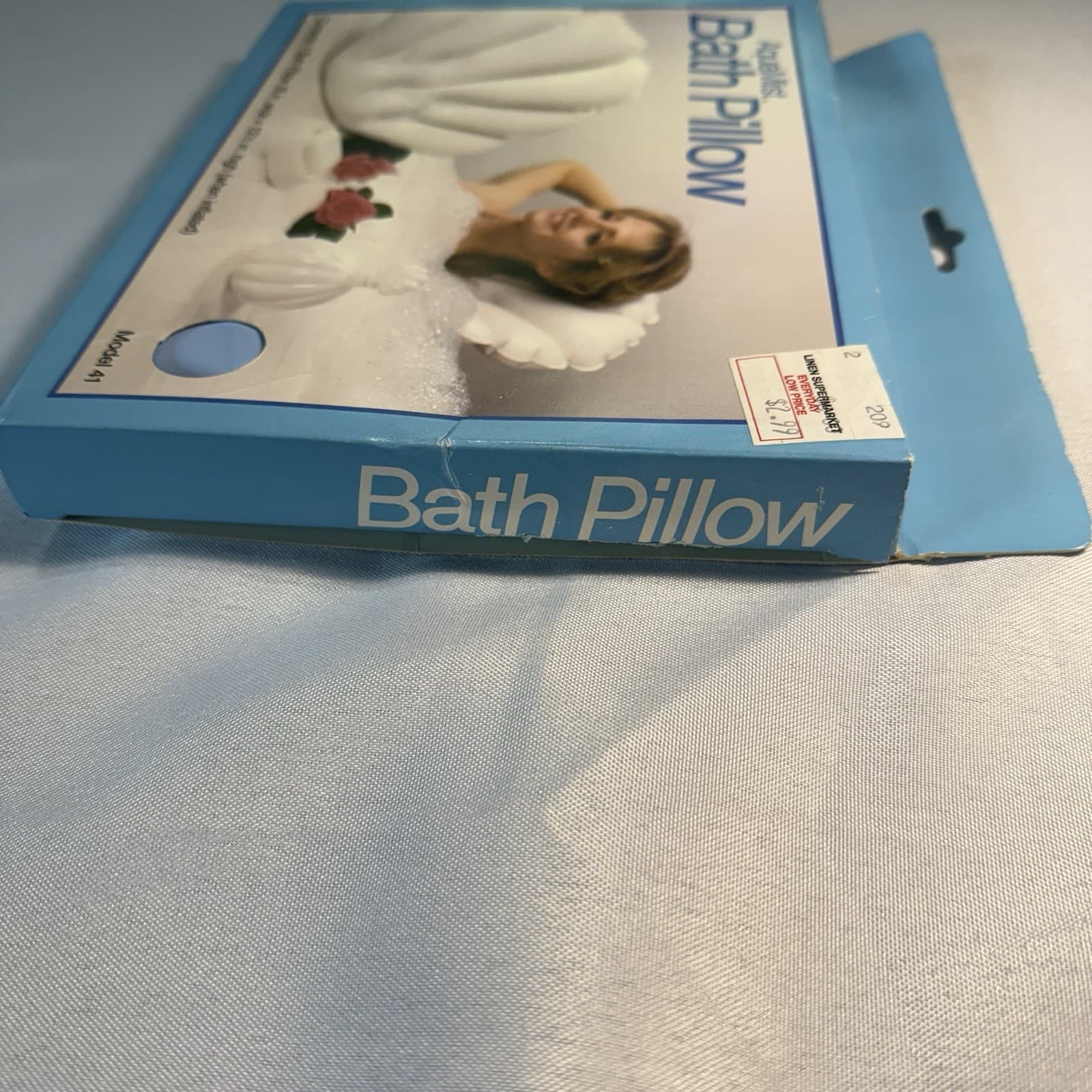 Vintage 1980s Inflatable Bath Tub Pillow AquaMist White Made in USA Model 41 NOS 3