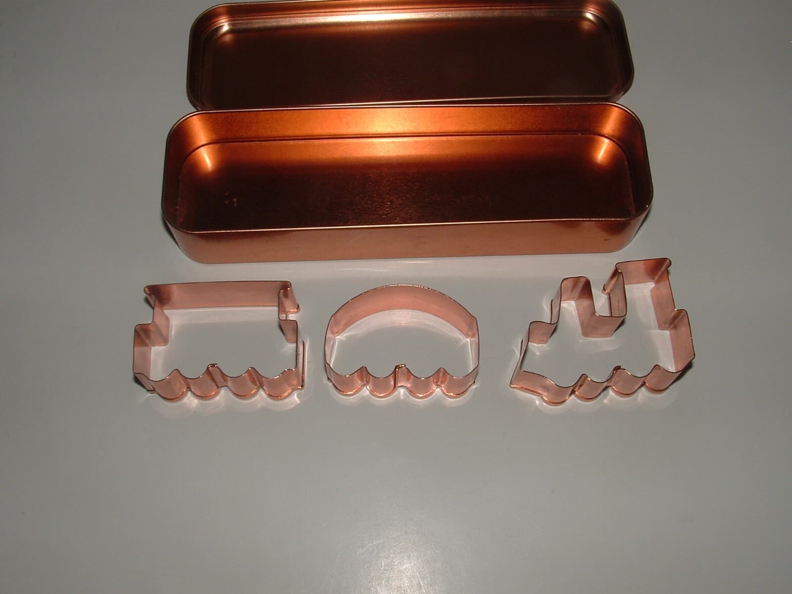 3-Piece Copper Metal Train Cookie Cutter Set, In Tin, Age Unknown, pre-owned 3