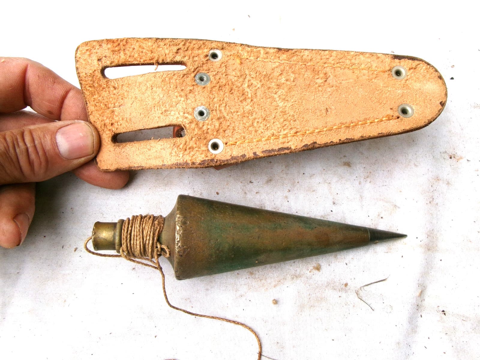 VINTAGE 16 OZ. PLUMB BOB IN K&E LEATHER CASE 3