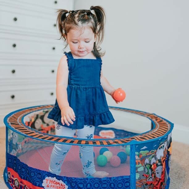 Thomas & Friends Pop Up Ball Pit Tent with 20 Play Pit Balls 4