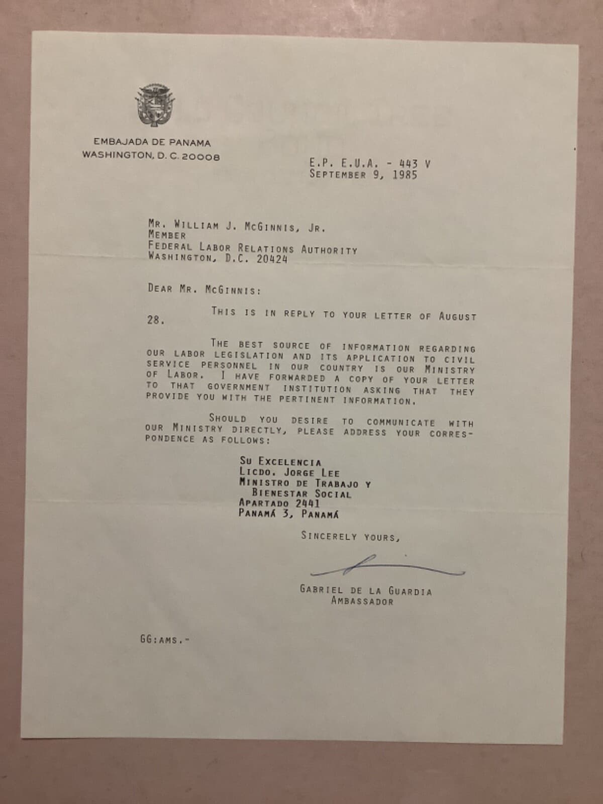 1985 Gabriel De La Guardia Embassy of Panama signed typed letter & envelope 2