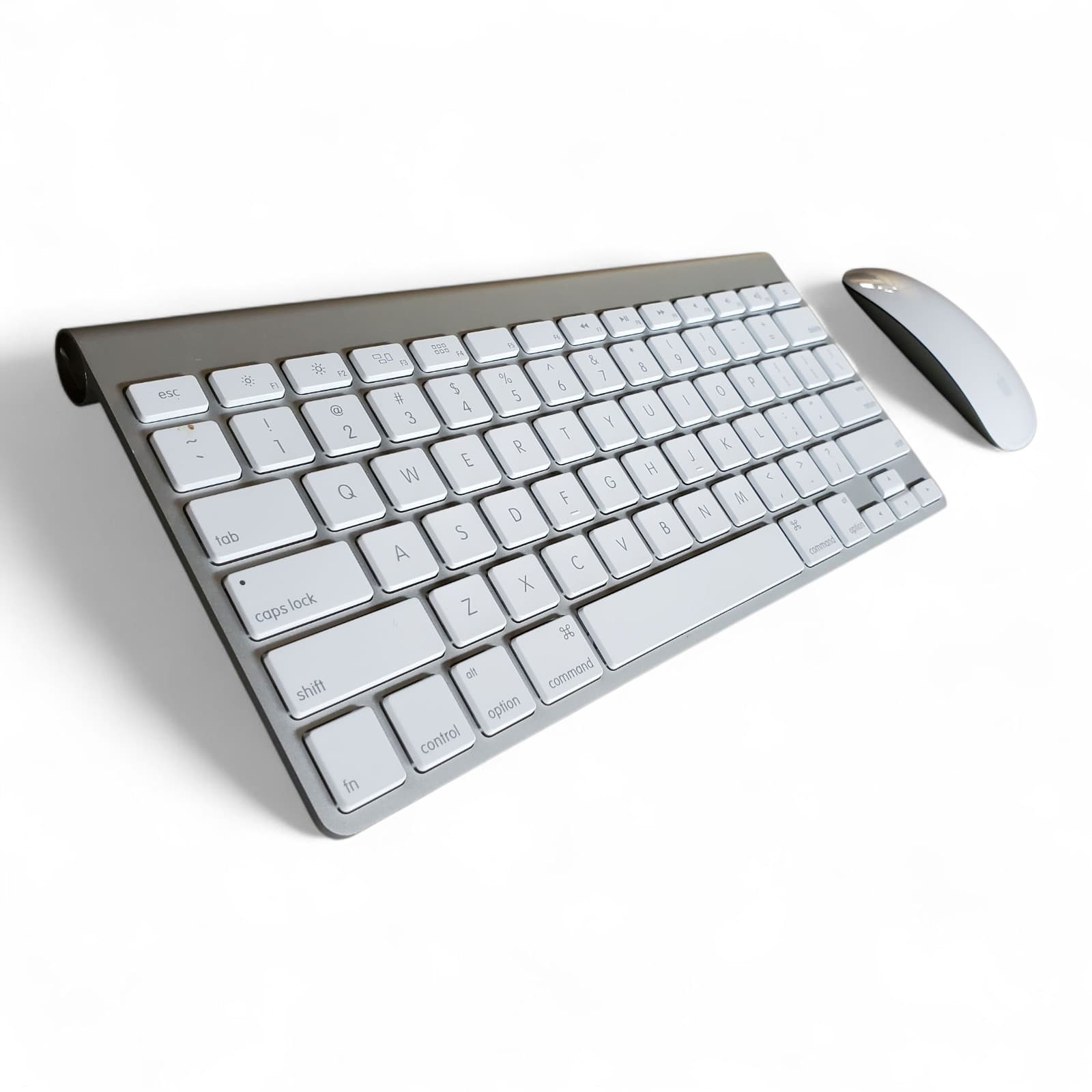 Apple A1314 Keyboard & A1296 Magic Mouse Set – Wireless Bluetooth – 2