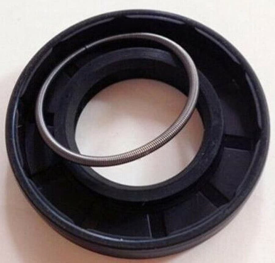 TC 30x47x8 Metric Oil Seal, Buna-N Double Lip W/Spring (IPM) 30-47-8 BRAND NEW! 3