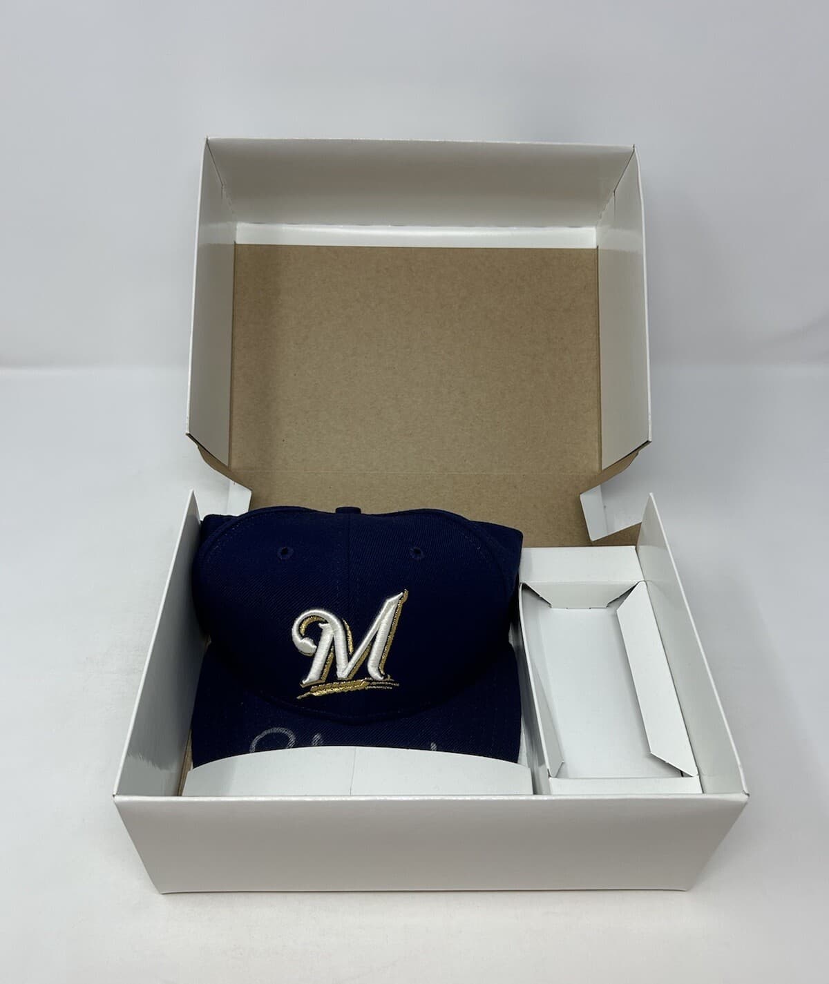 Robin Yount Milwaukee Brewers 2001 Fleer Legacy Autographed New Era 59Fifty Cap! 3