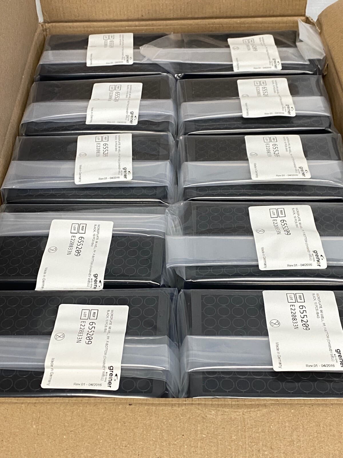 (100/Cs) GREINER Bio-One 96-Well Black PP Microplate Flat Bottom Chimney 655209 4