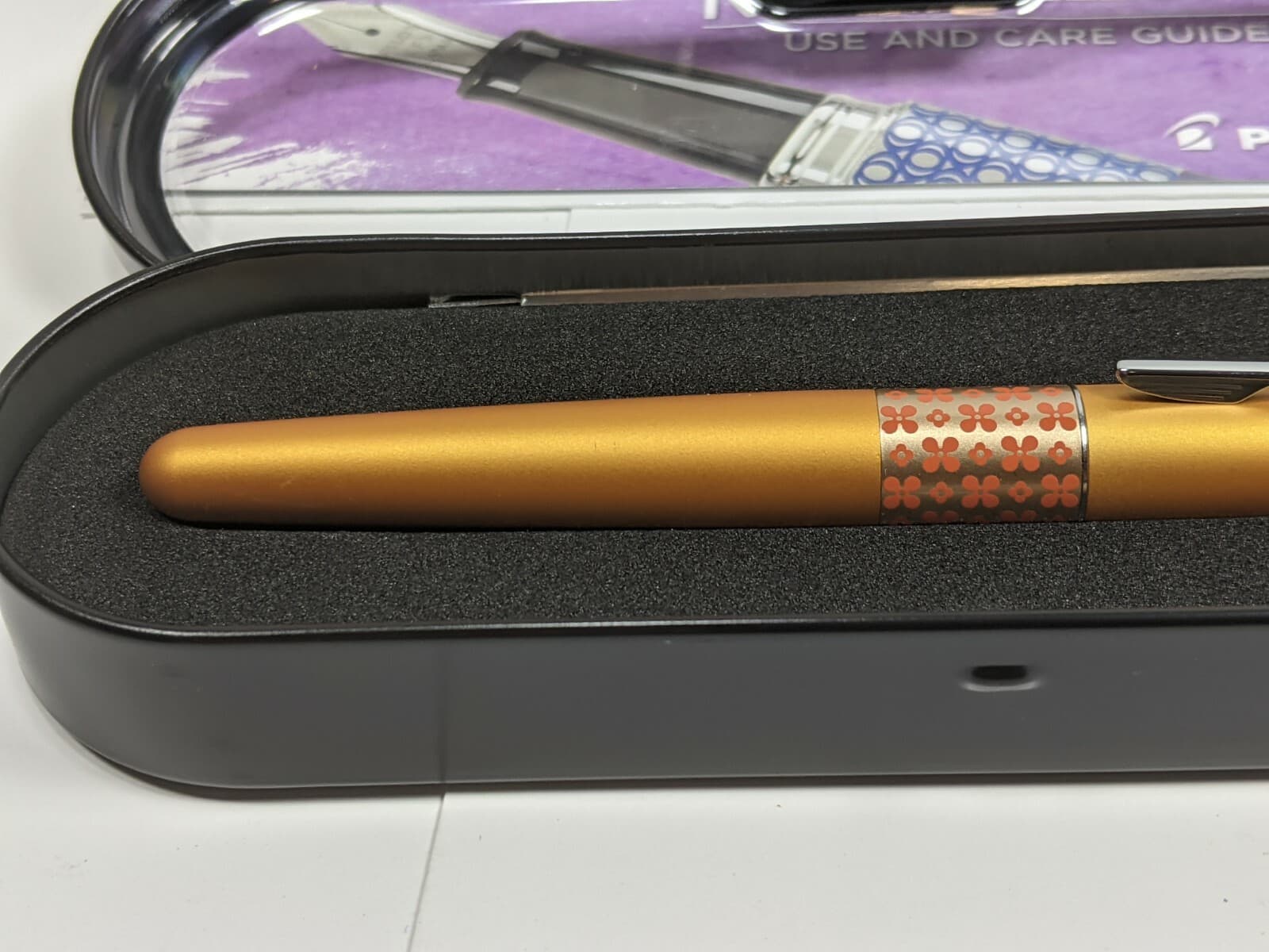Pilot Metropolitan Retro Pop Fine Rollerball Pen in Orange- P91403 with Gift Box 3