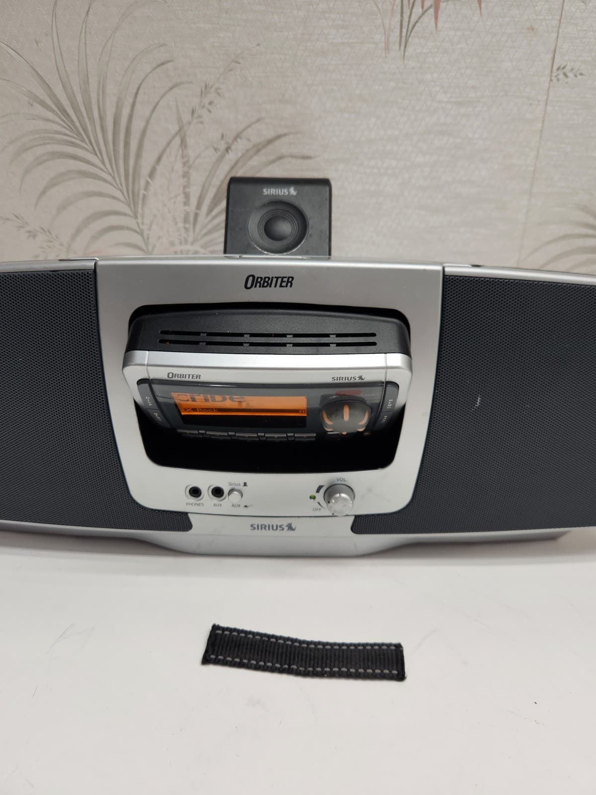 Orbiter Sirius SR4000 Boombox Receiver "Read Description Has Issue"  3