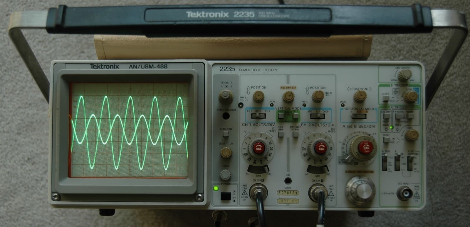 Tektronix 2235 AN/USM488 100MHz Two Channel Oscilloscope, Two Probes, Power Cord