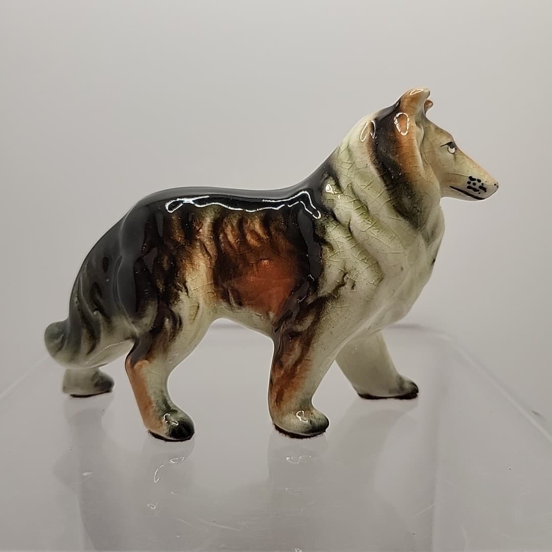 Vintage Rough Collie Dog Figurine. Unmarked 4"×3" Lassie Dog