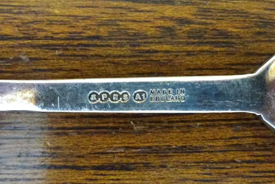 VINTAGE EPNS ENGLAND SILVER PLATE PRINCESS ELIZABETH SOUVENIR SPOON 4