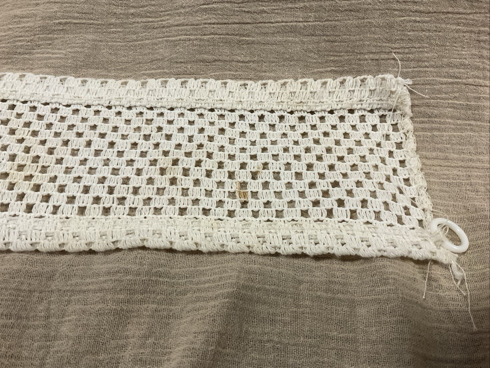 VTG Crochet Curtain Tie backs 1ct 2