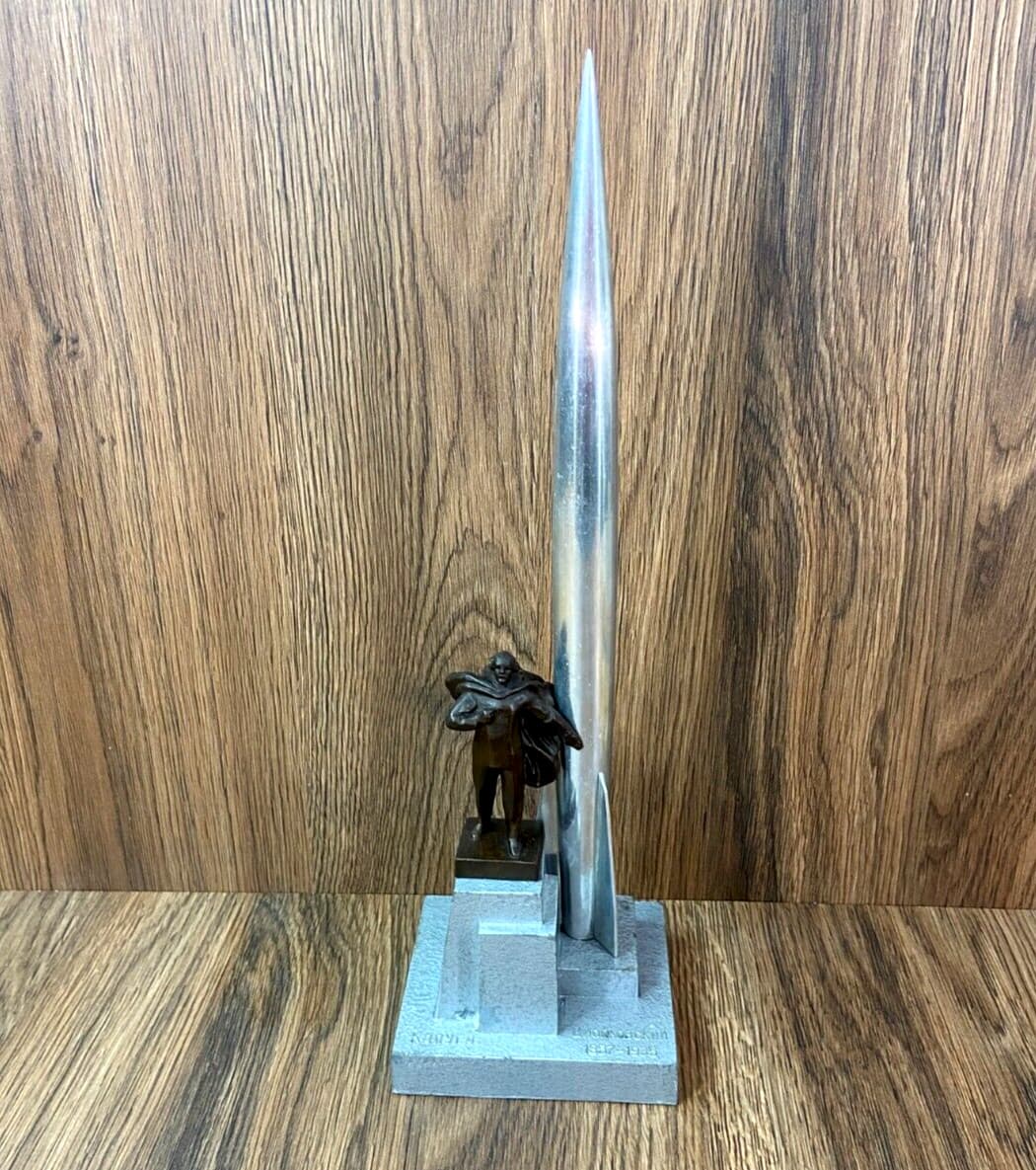 Big Metal monument Tsiolkovsky Rocket VOSTOK Soviet space program 2 4