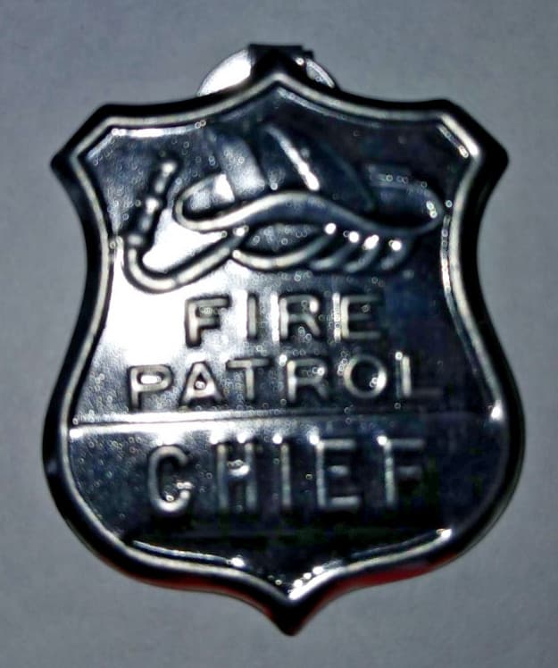 Cracker Jack Lot 429 - Tin Fire Patrol Chief Badge 1970s 2