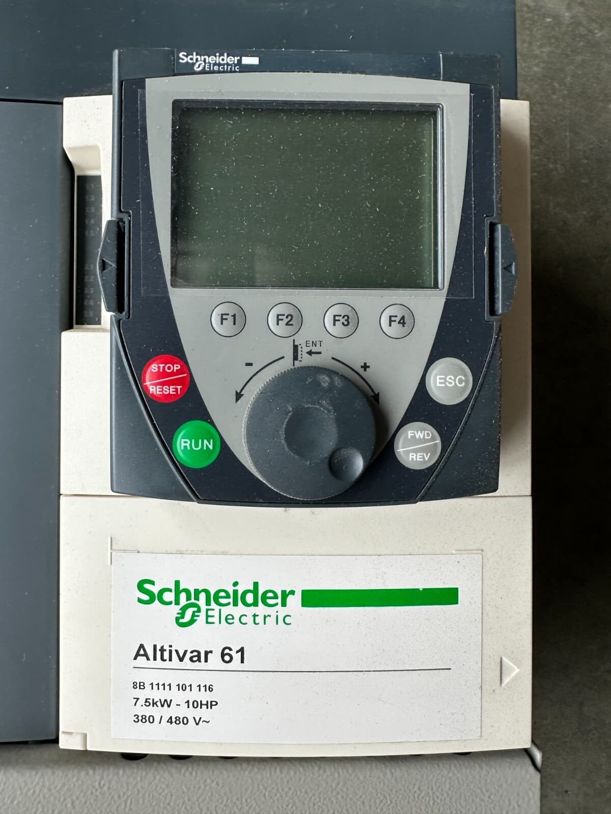 Schnieder Altivar 61 ATV61HU75N4 Square D 17.6A 460V 10HP Altivar 61  USED 2