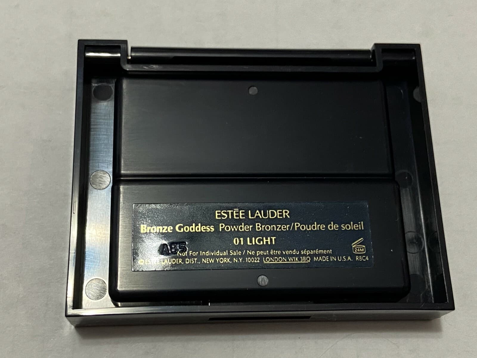 NIB Estee Lauder Bronze Goddess Powder Bronzer  01 Light  2