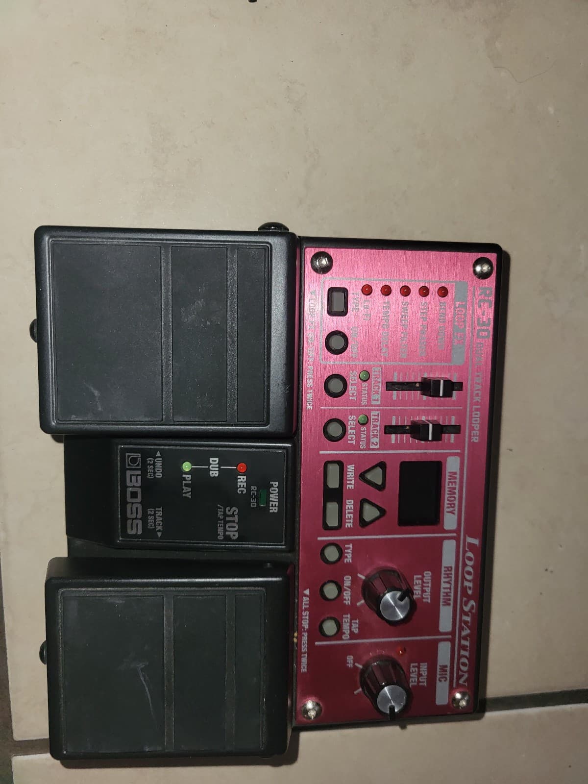 Boss RC-30 Loop Station Looper Sampler Effects Pedal  Works 3