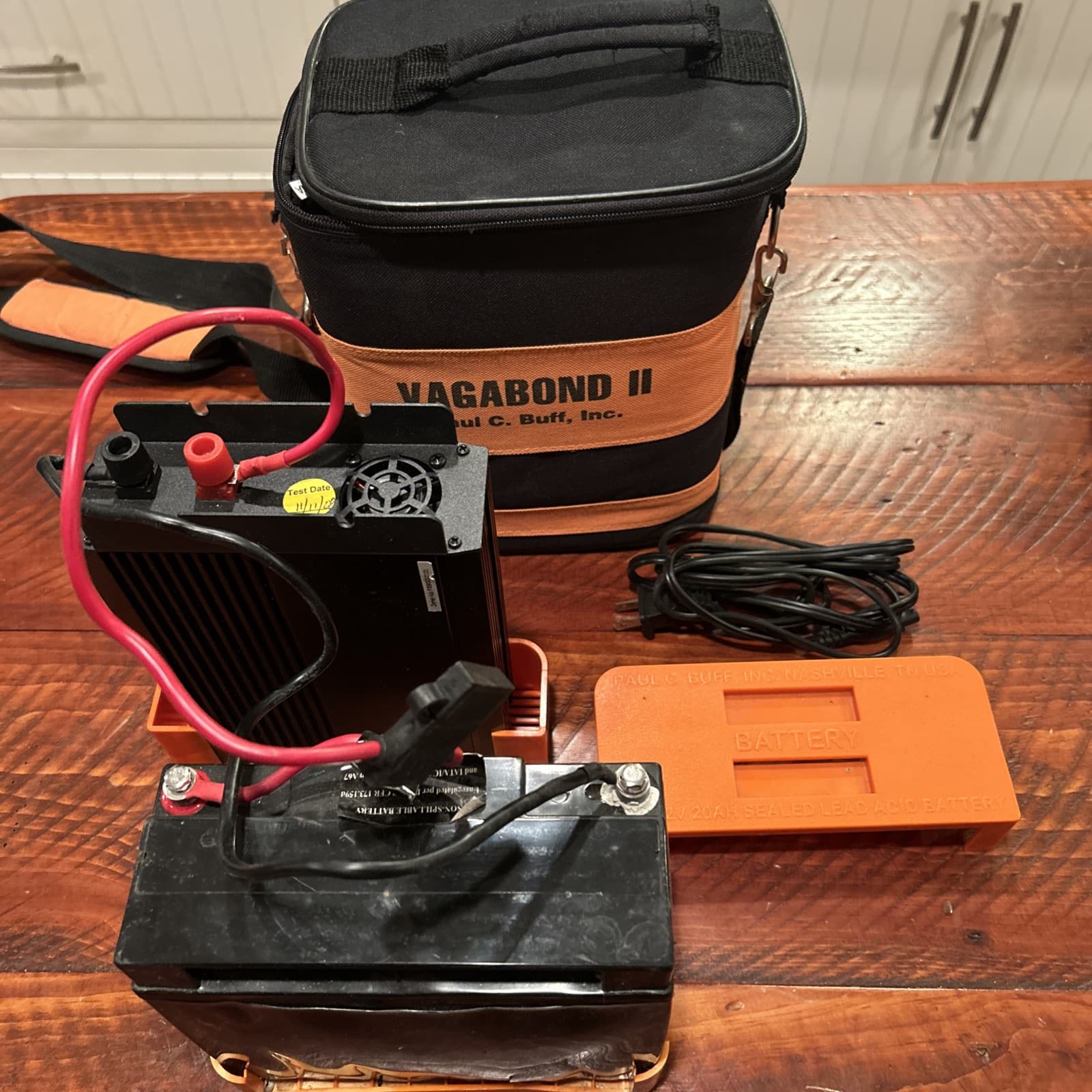 Paul C Buff Vagabond II Pure Sine Wave Power Inverter w/ battery Tested Working