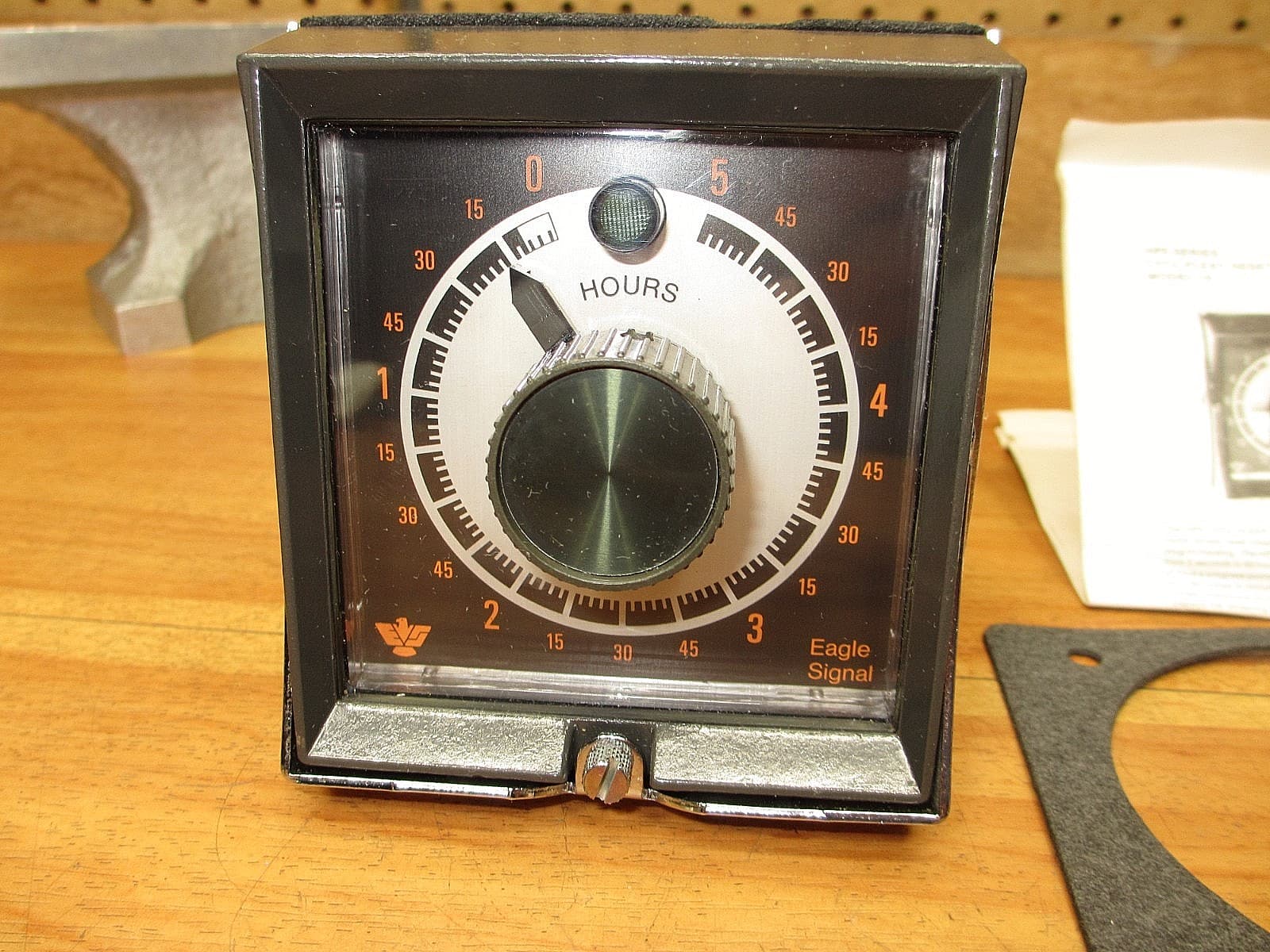 Eagle Signal HP58A6 *NEW OLD STK* Timer 0-5 Hour CYCL-FLEX 2